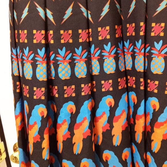 Liza Luxe Parrot and Pineapple Pleated Skirt Dress sz L, NWT  /B14 - Picture 4 of 8